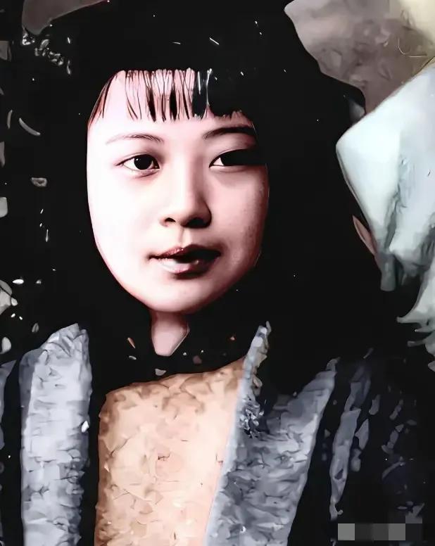 1963年，陈广胜当了师长，听说老家那个拜过堂的媳妇秀兰还在，一个人拉扯着他走时