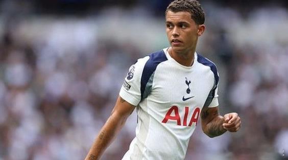 据英媒邮报报道，热刺前锋布伦南.约翰逊目前已完成第一阶段体检，即将加盟水晶宫。据