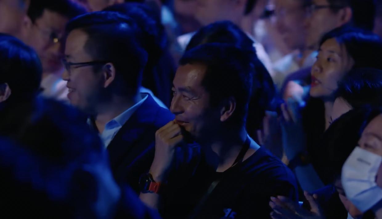 阿灿——这是一个出现在雷军年度演讲中的名字。不得不说，雷总讲故事的能力，太强了。