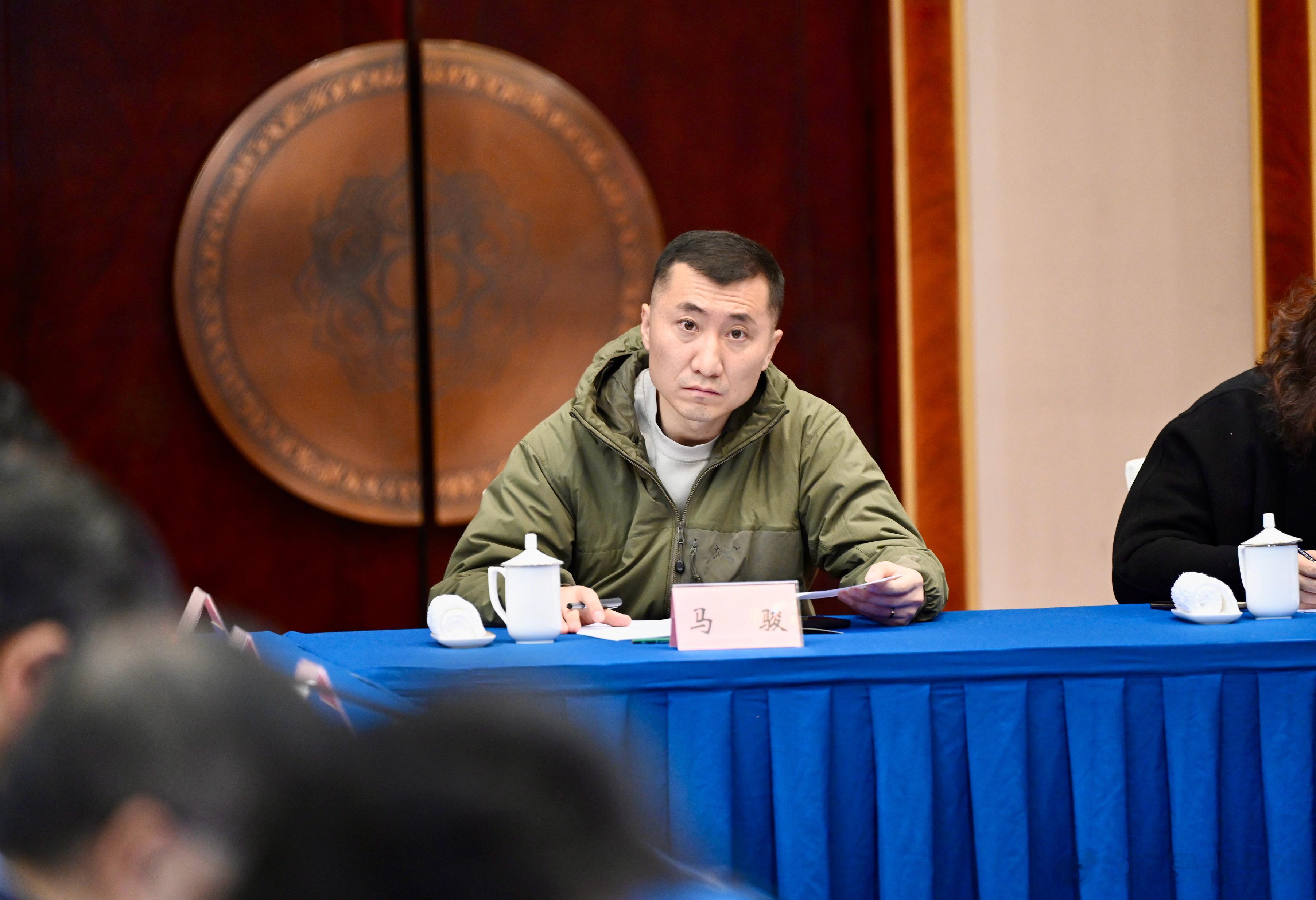 生活的本质是你想要什么，不给你什么。生活的智慧是你拥有什么，就用好什么。好梦~~