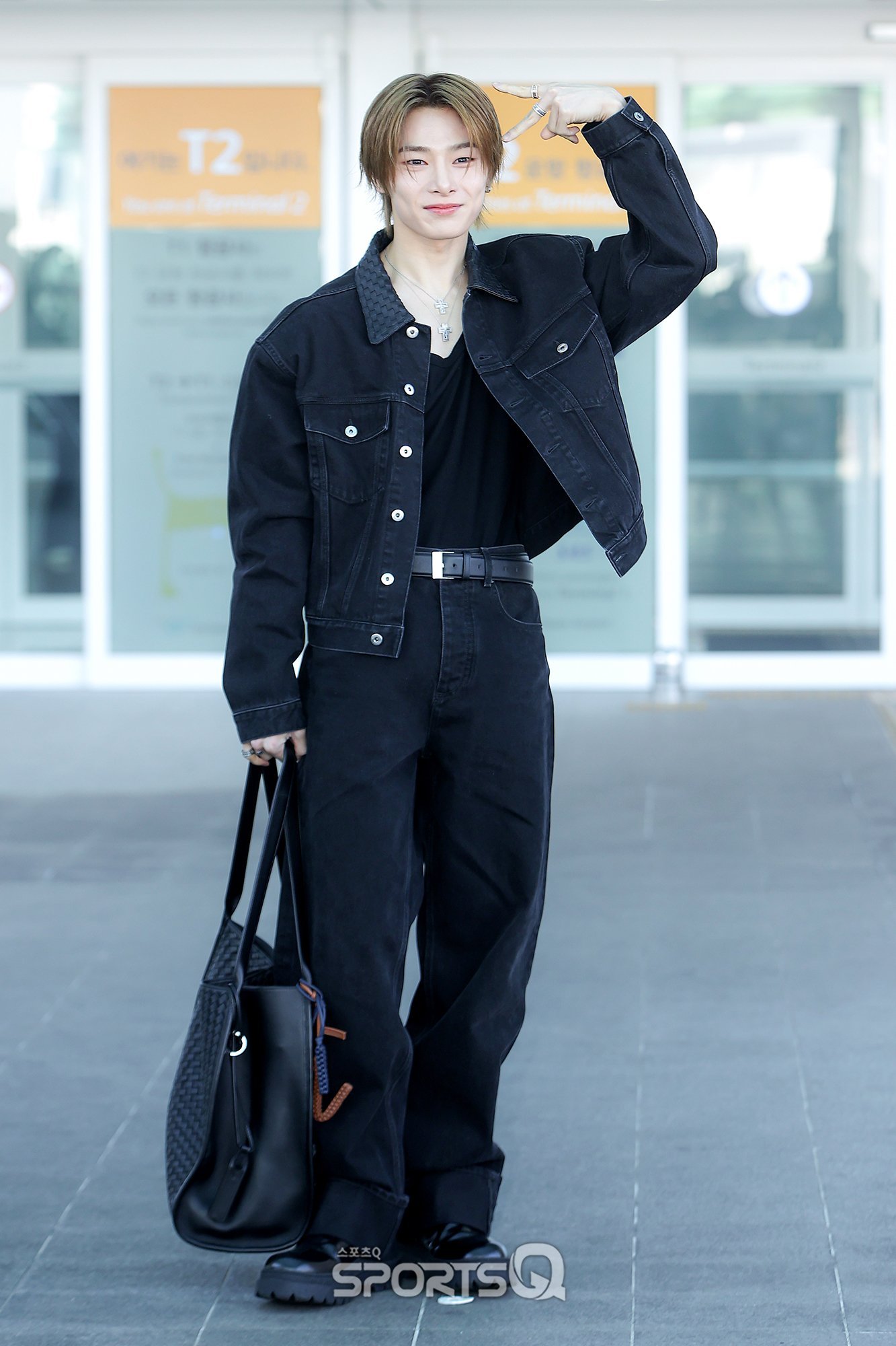 米兰时装周｜机场出发照梁精寅 —— Bottega Veneta 2026秋冬大