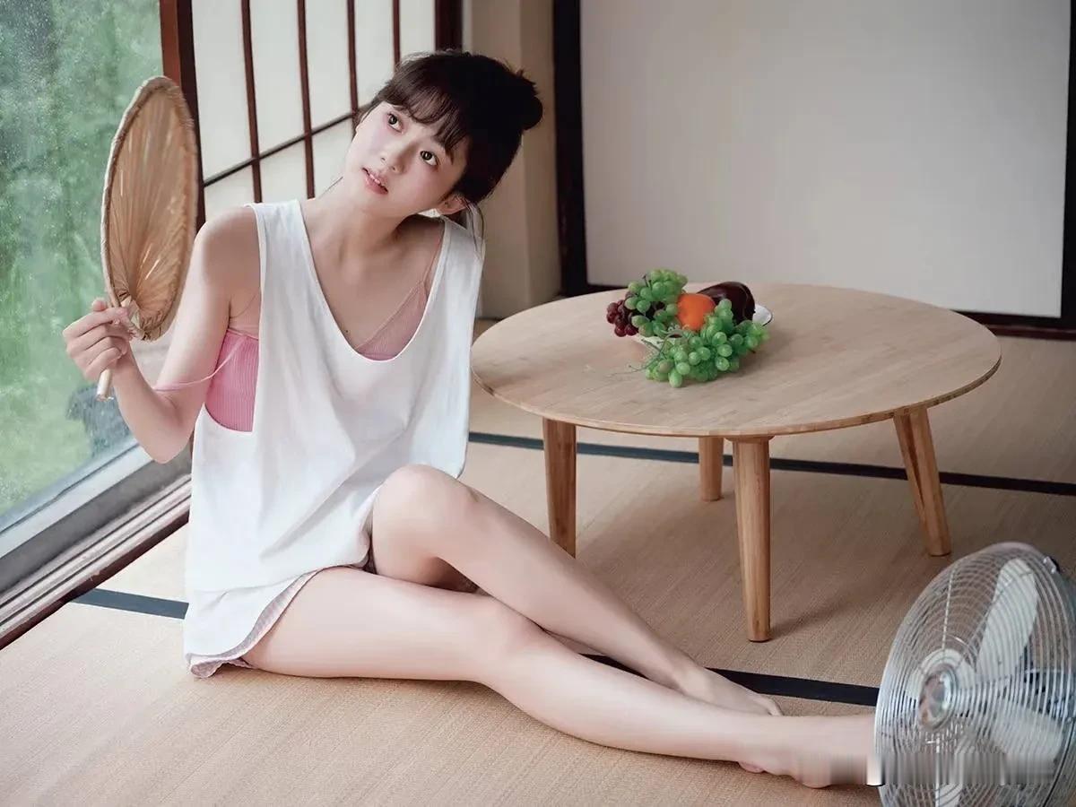 夏日清凉，少女清新