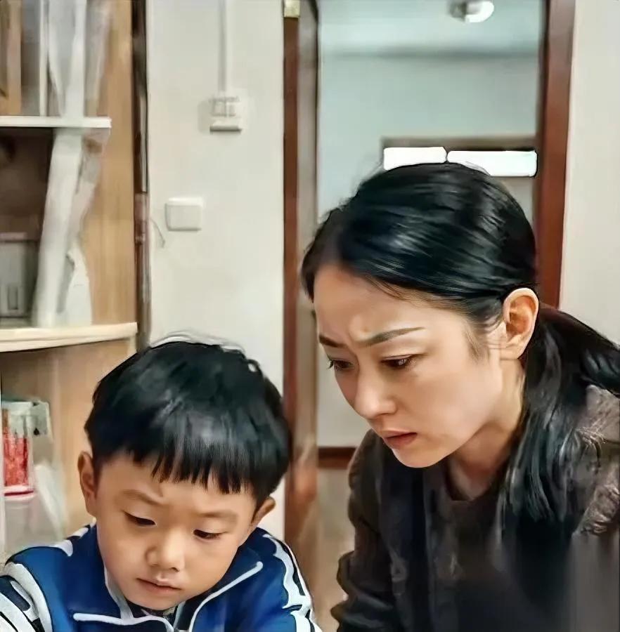 辅导作业能多崩溃？杭州妈妈吞药了

起因是教一年级儿子做题，反复讲了十遍孩子还是