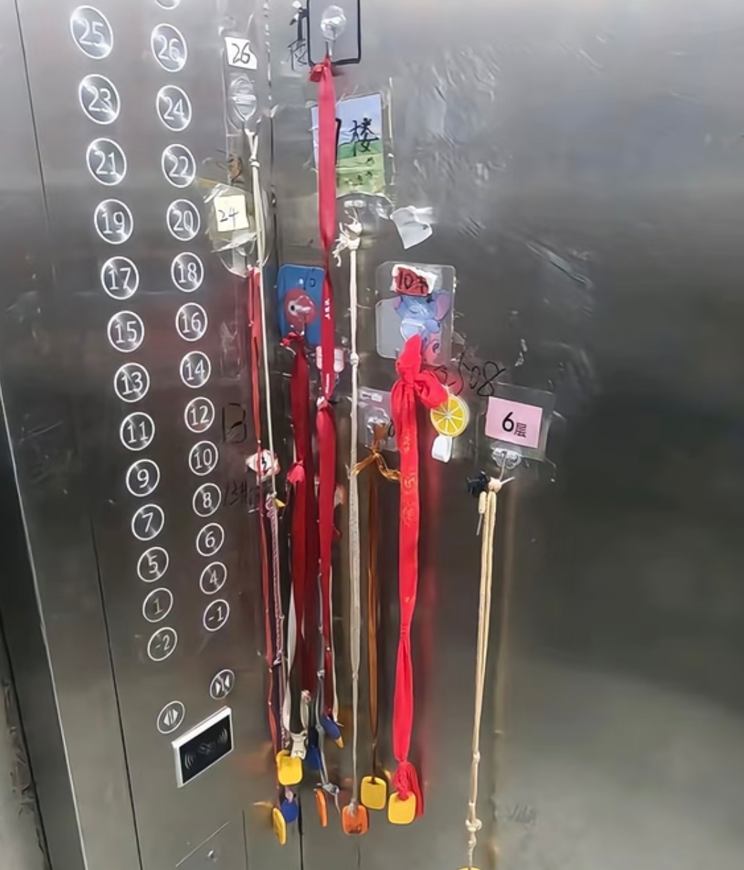 外卖小哥才明白这一幕的救赎感 