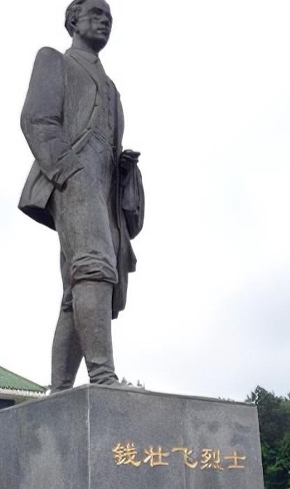 1931年，特务头子徐恩曾得知钱壮飞已跑，便命人将他的女儿女婿抓来泄愤，就在此时