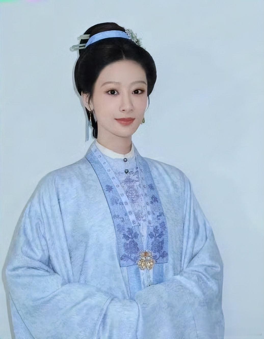 杨紫 这才是伟大的养成系 从小看着《家有儿女》里的夏雪长大，这么多年一路陪着她走