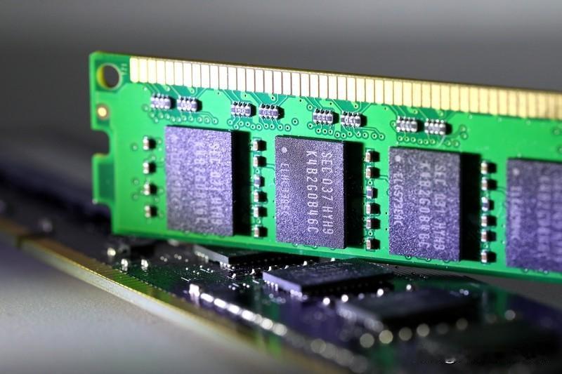 1盒内存条堪比上海1套房 “1盒内存条堪比上海1套房”，这不是玩笑！自2025年