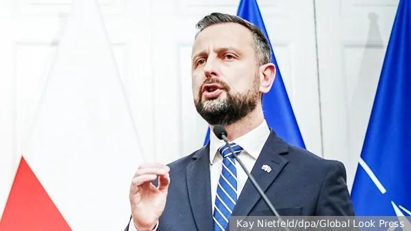 波兰国防部长弗拉迪斯拉夫·科西尼亚克-卡米什表示，华沙打算将一批波兰武装部队因资