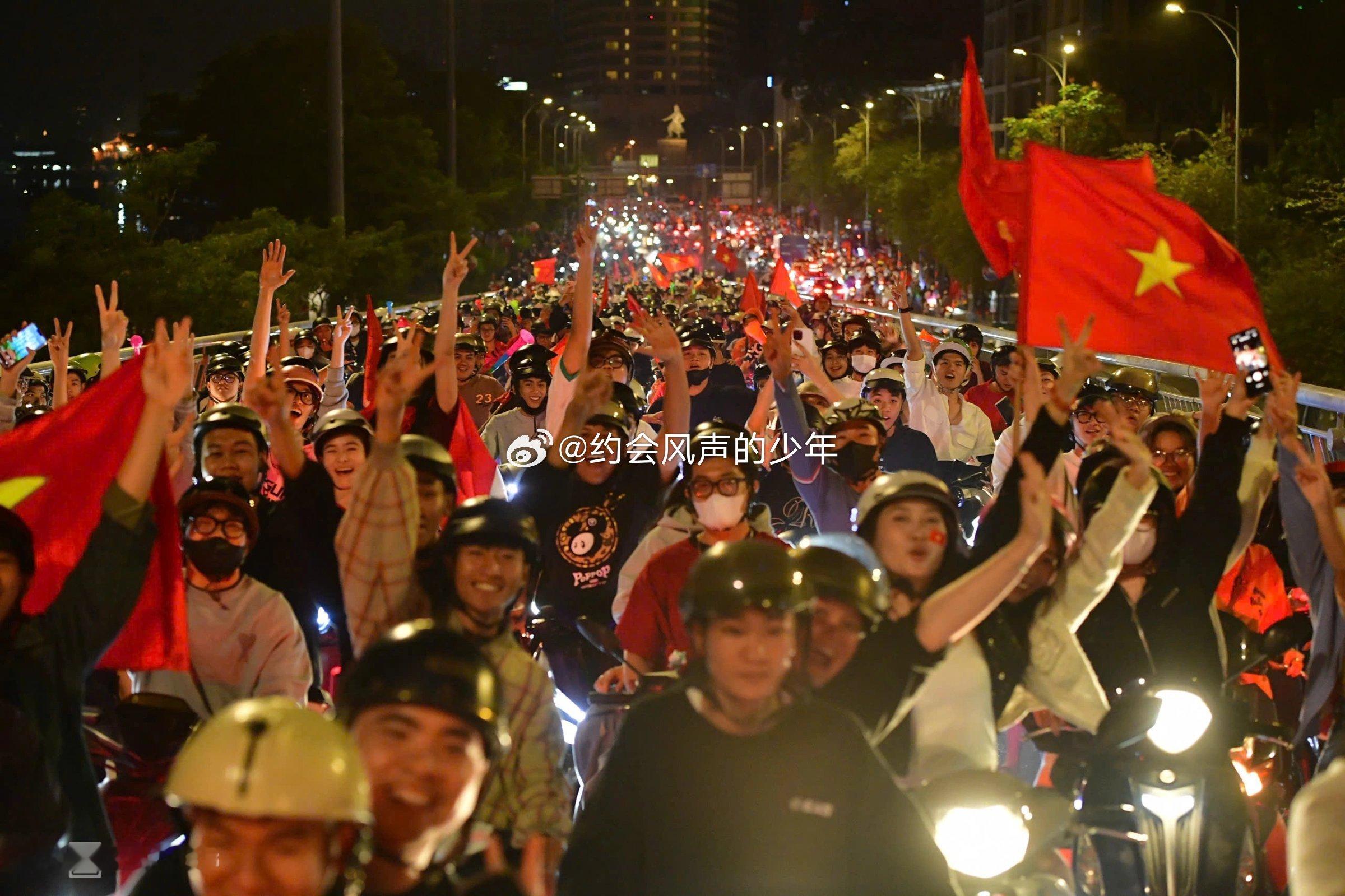 亚洲杯｜时隔22年男足国字号闯入洲际赛决赛 昨日越南队顶住压力击败了韩国队，越南