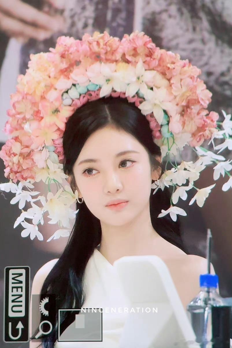 #宁宁簪花#宁宁超漂亮啊，宁这张脸给人的感觉就很舒服，和现在那些网红脸一点都不一