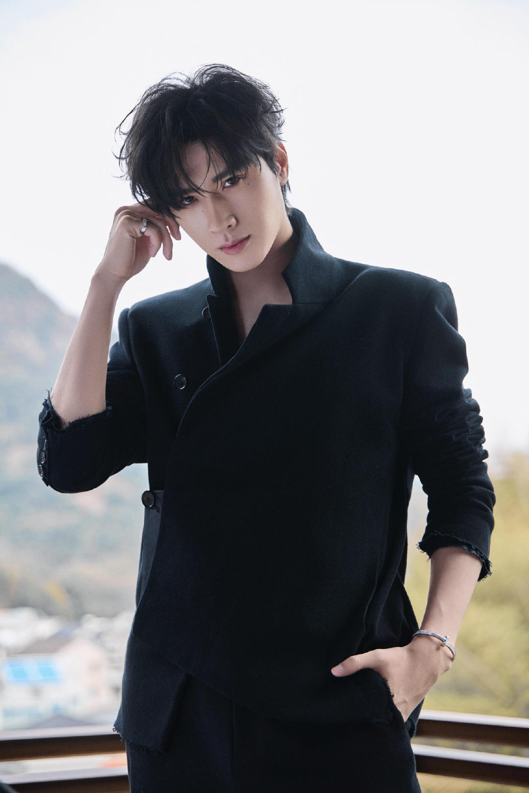 展轩｜一组新大片，身穿SANKUANZ 2026春夏系列，佩戴Tiffany&C