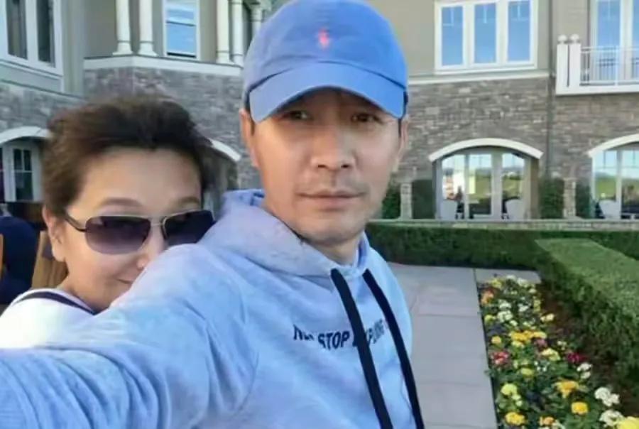 江珊竟然跟他是两口子，真的我竟然才知道，是我out了吗，我还停留在她和高曙光是夫