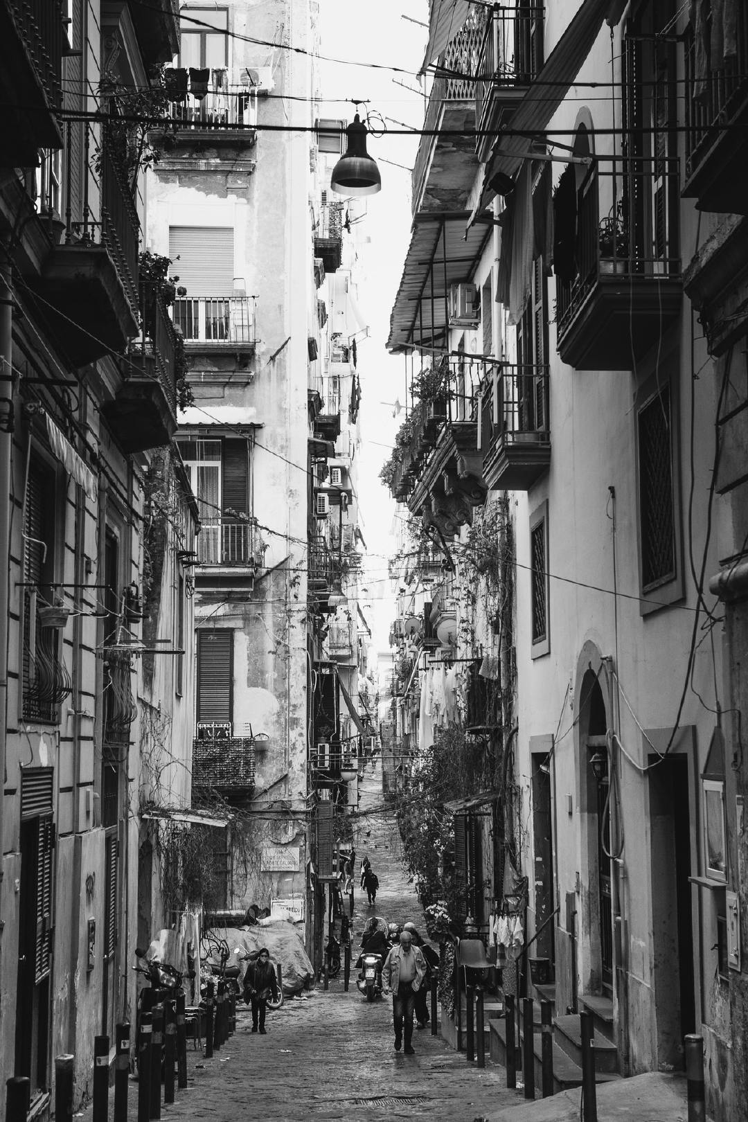 永远不要相信苦难是值得的，苦难就是苦难，苦难不会带来成功，苦难不值得追求。磨练意