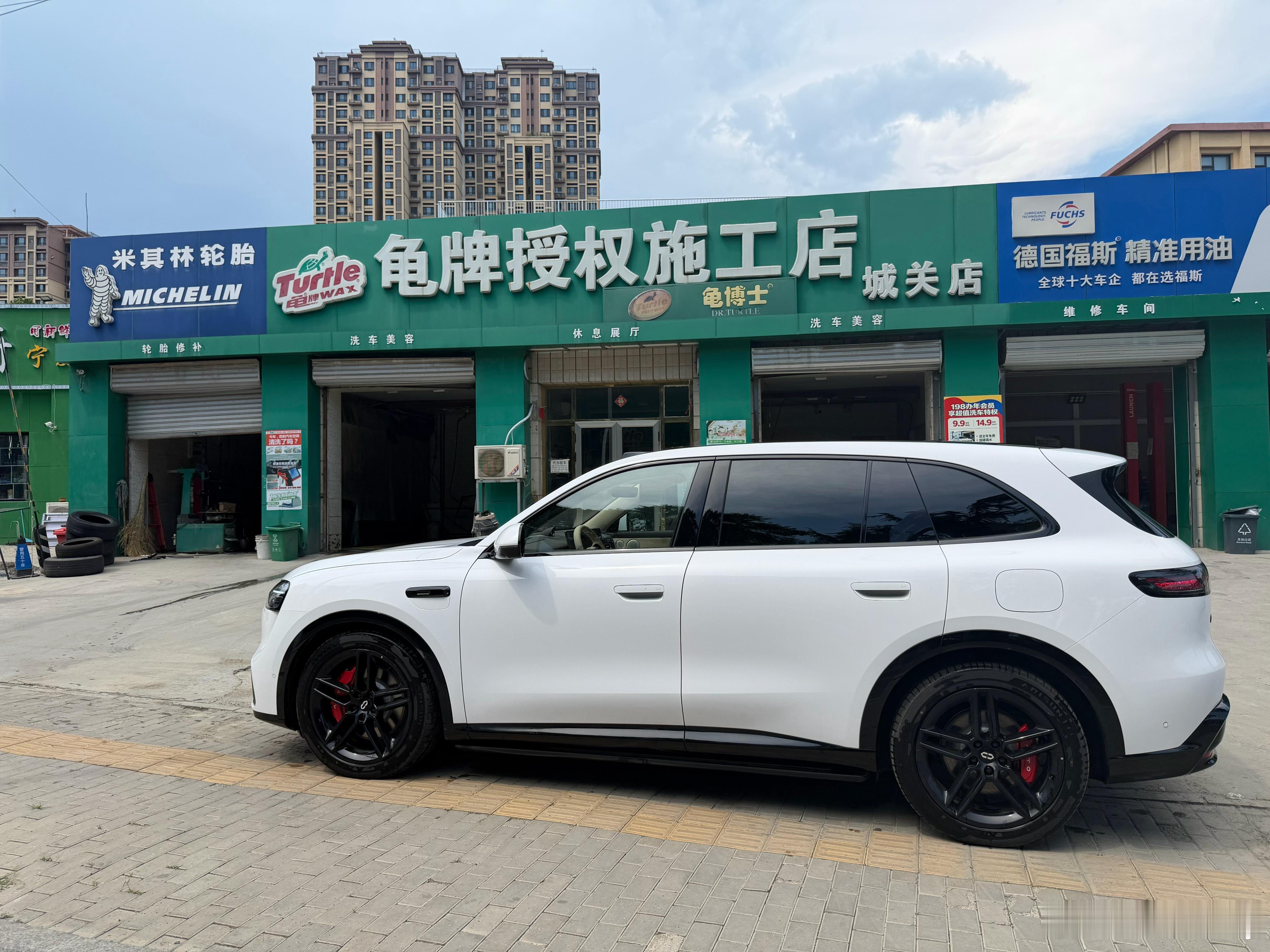 借试驾车开了两天因为北京总下雨还车前给洗一下，我是不是还挺良心的！ 