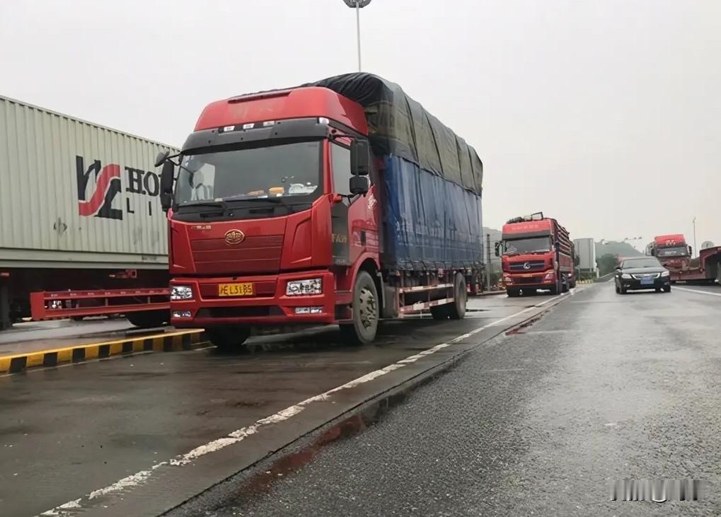 如果一个人，总喜欢把简单的事情搞得很复杂，不断地折腾，那么这个人绝对不是什么好人