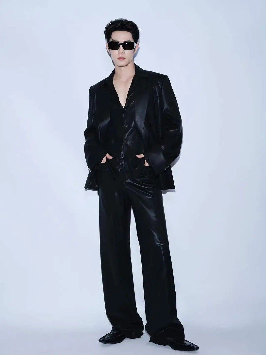 怎么感觉肖战也有点五五分了 