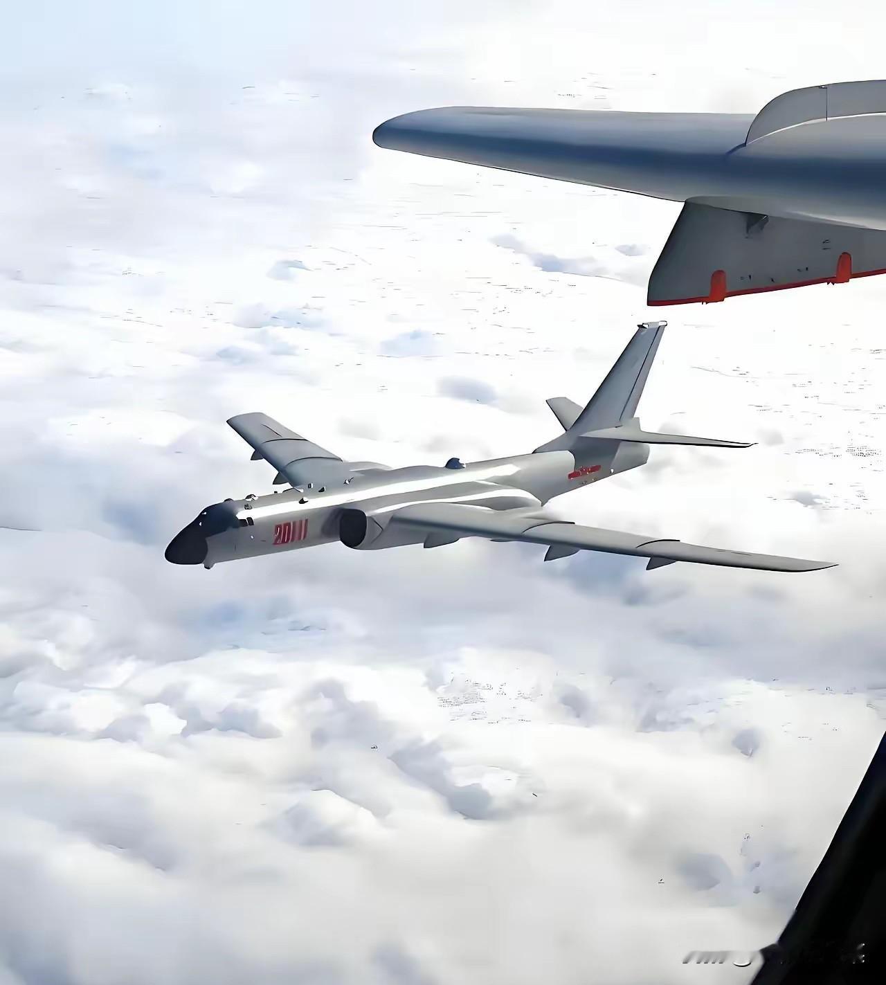 中国今天终于出手，菲律宾不敢说话了！

​今天上午，中国军方出动轰-6K轰炸机，