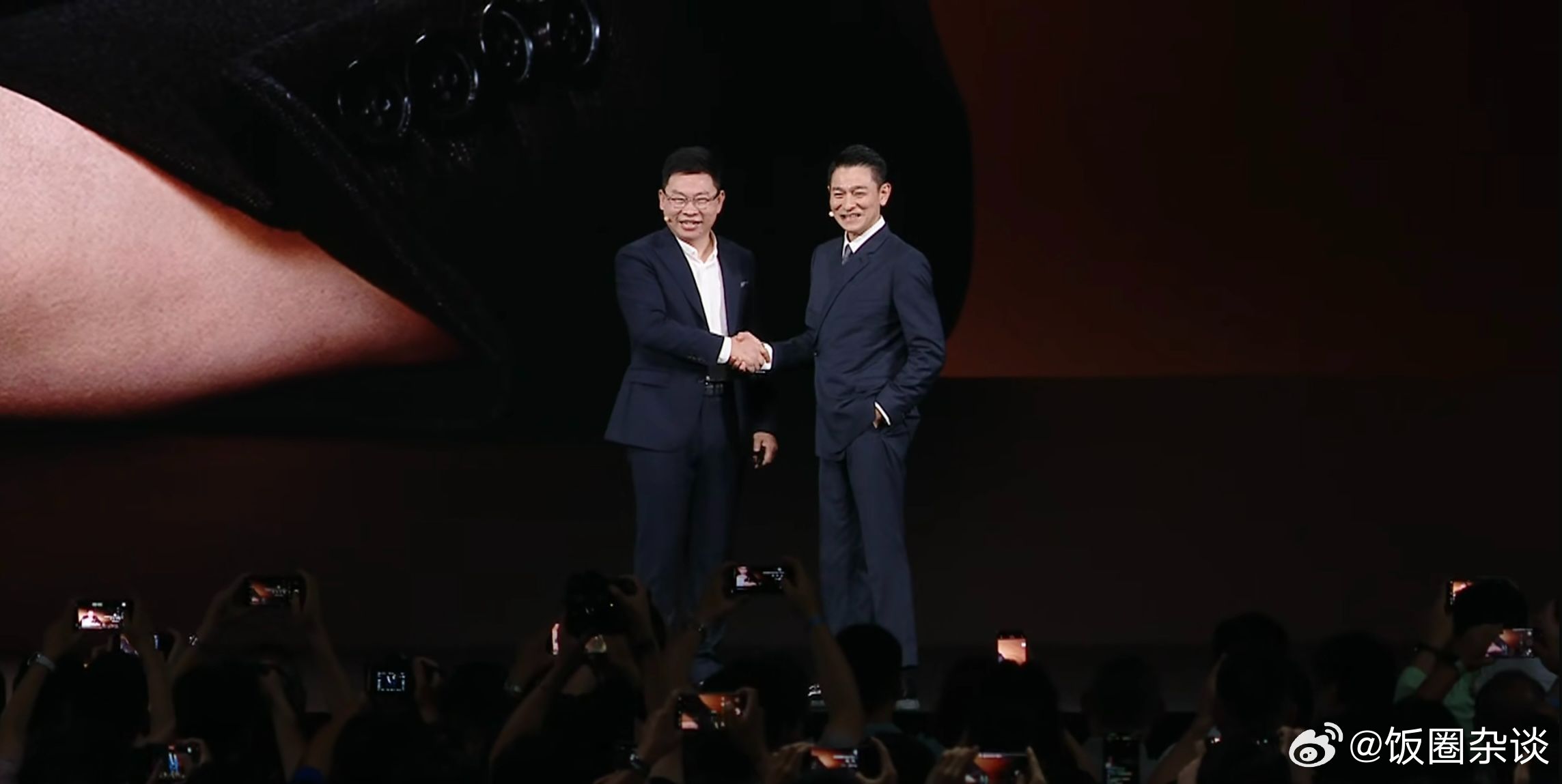 刘德华问网友想听什么 华为这次的发布会预热直接让我的期待值Max。刘德华在预热视
