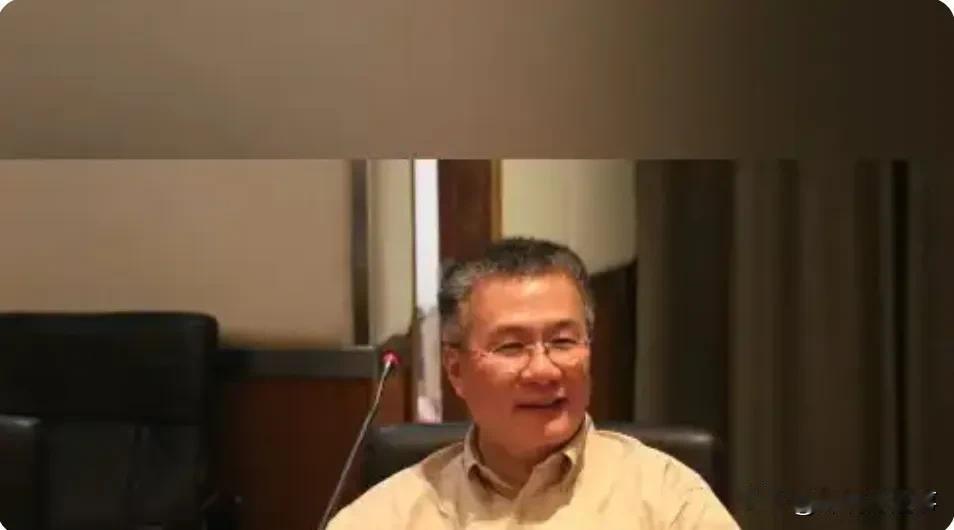 中国人真的这么富吗？
复旦大学经济学教授陈浩同志说：中国家庭平均资产有300万，