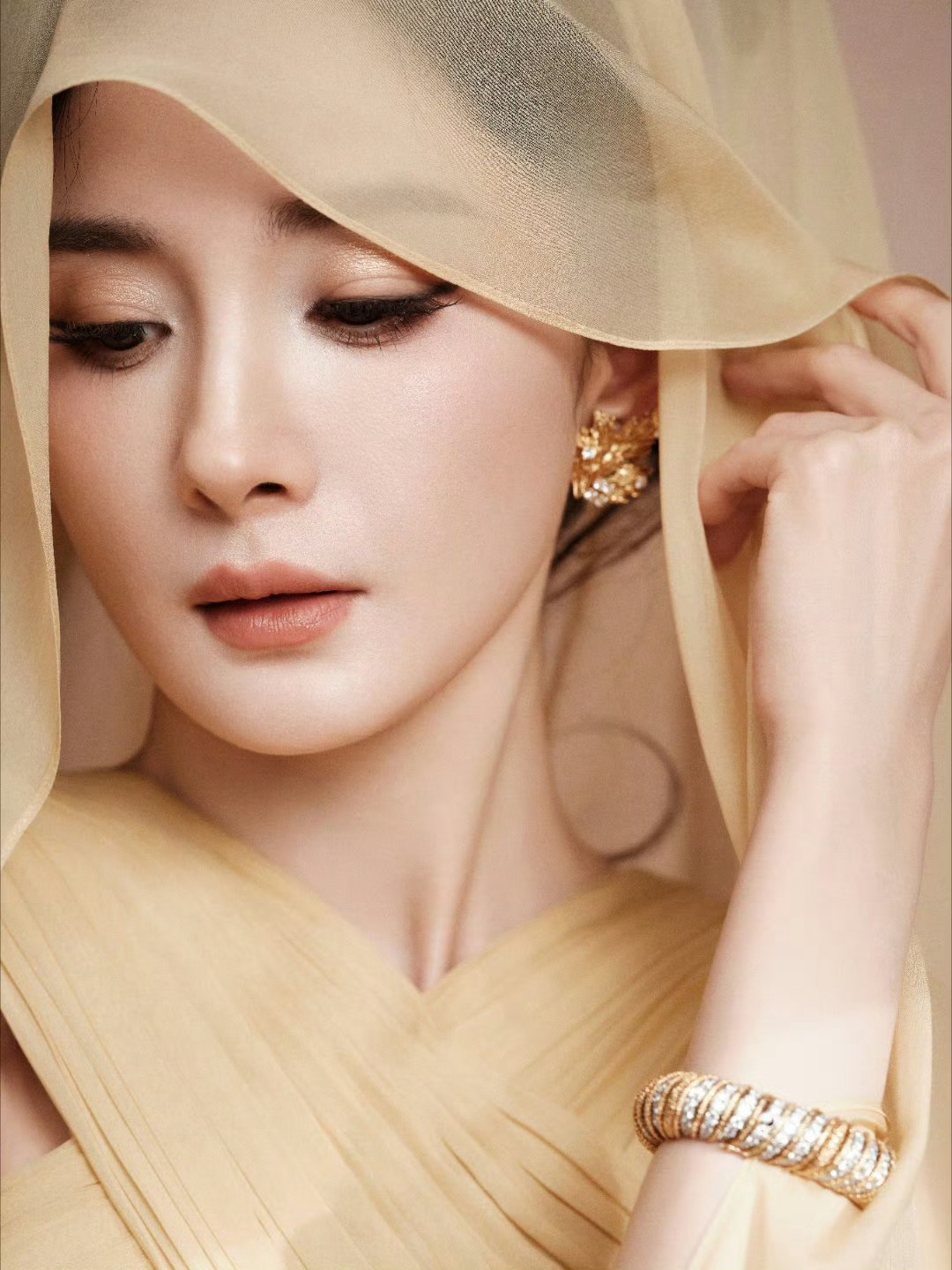 杨幂祖海穆拉高定杨幂 C位 妥妥的 