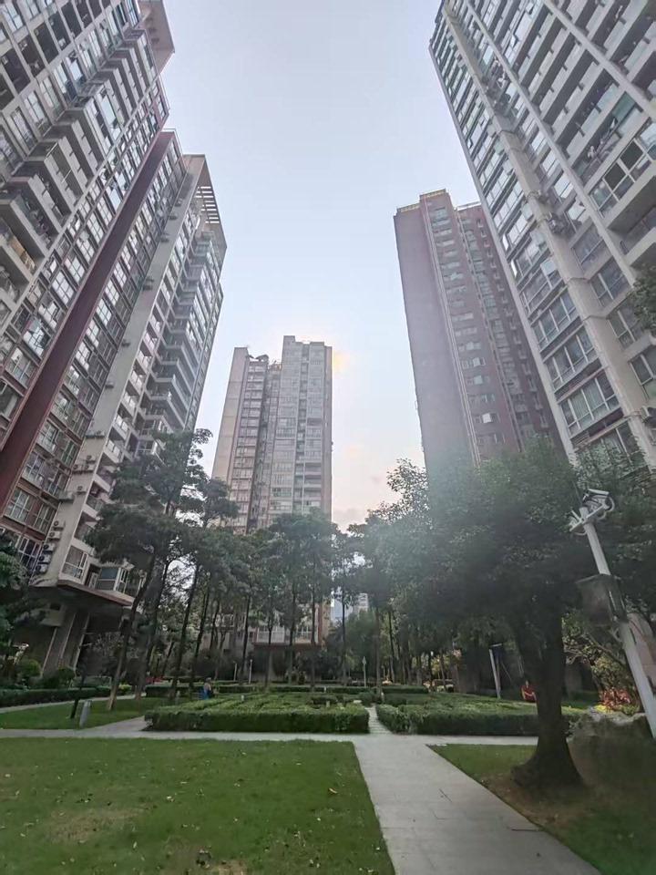 算笔账，龙岗这套住宅性价比亮眼！[奋斗]
深圳龙岗首创八意府的88㎡住宅，市场估