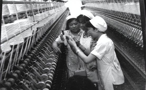 1942年，陈独秀在临终前叮嘱妻子：“你可以迅速改嫁，但是有一件事情，你绝对不能