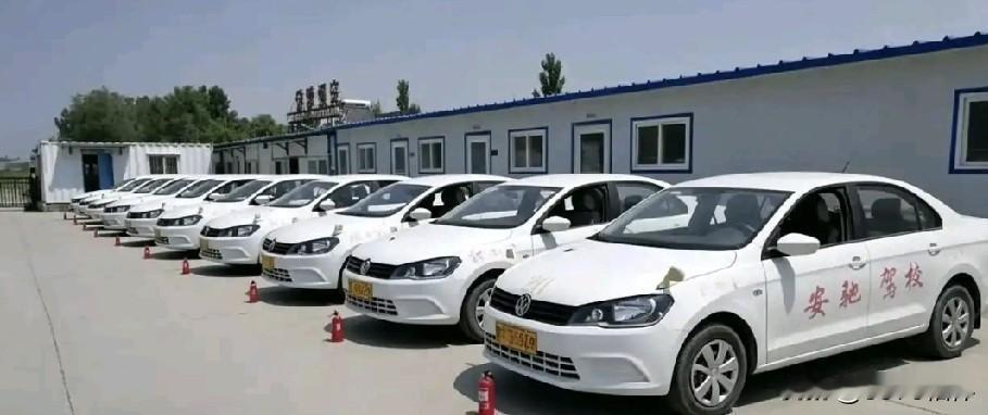 驾校彻底遇冷！高考学车潮消失，00后清醒算账，打脸无数长辈！

每年高考结束，原