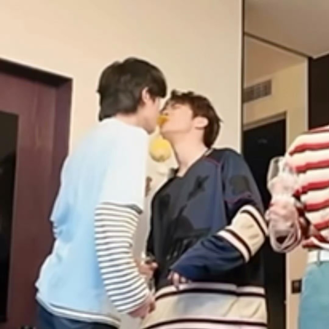 宋亚轩刘耀文亲嘴美死我吧 