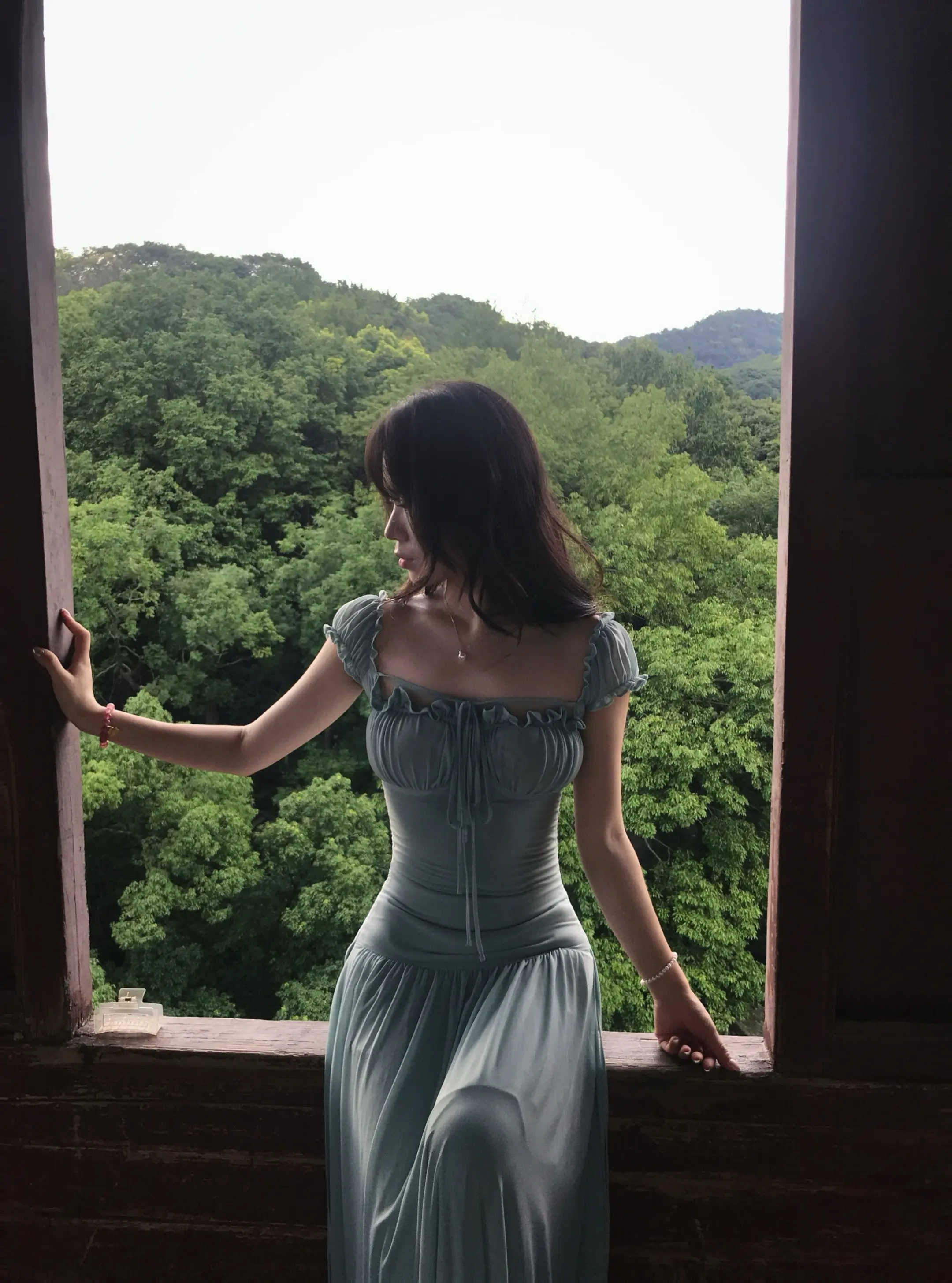 老婆 我和他们不一样 我是女的