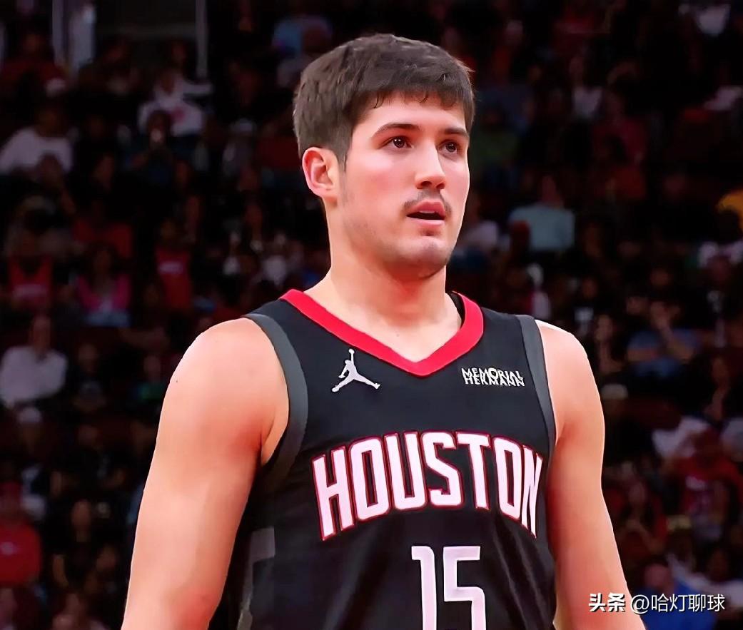 火箭新星谢泼德最近10场比赛的投篮命中率！！！
主场对阵热火：12投8中，命中率