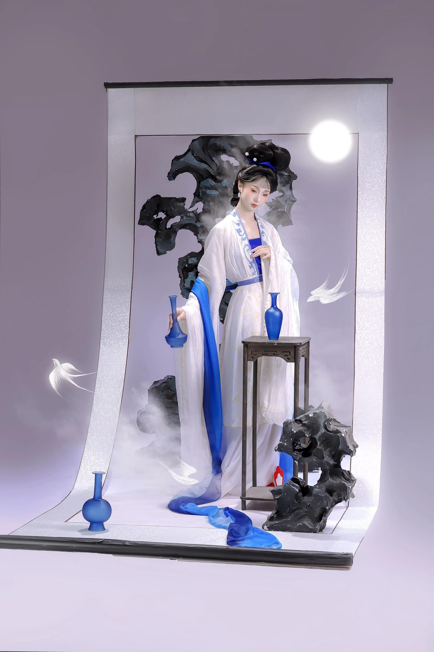 我与丹青两幻身，不觉已成画中人……好喜欢这抹蓝汉服摄影宋仕女