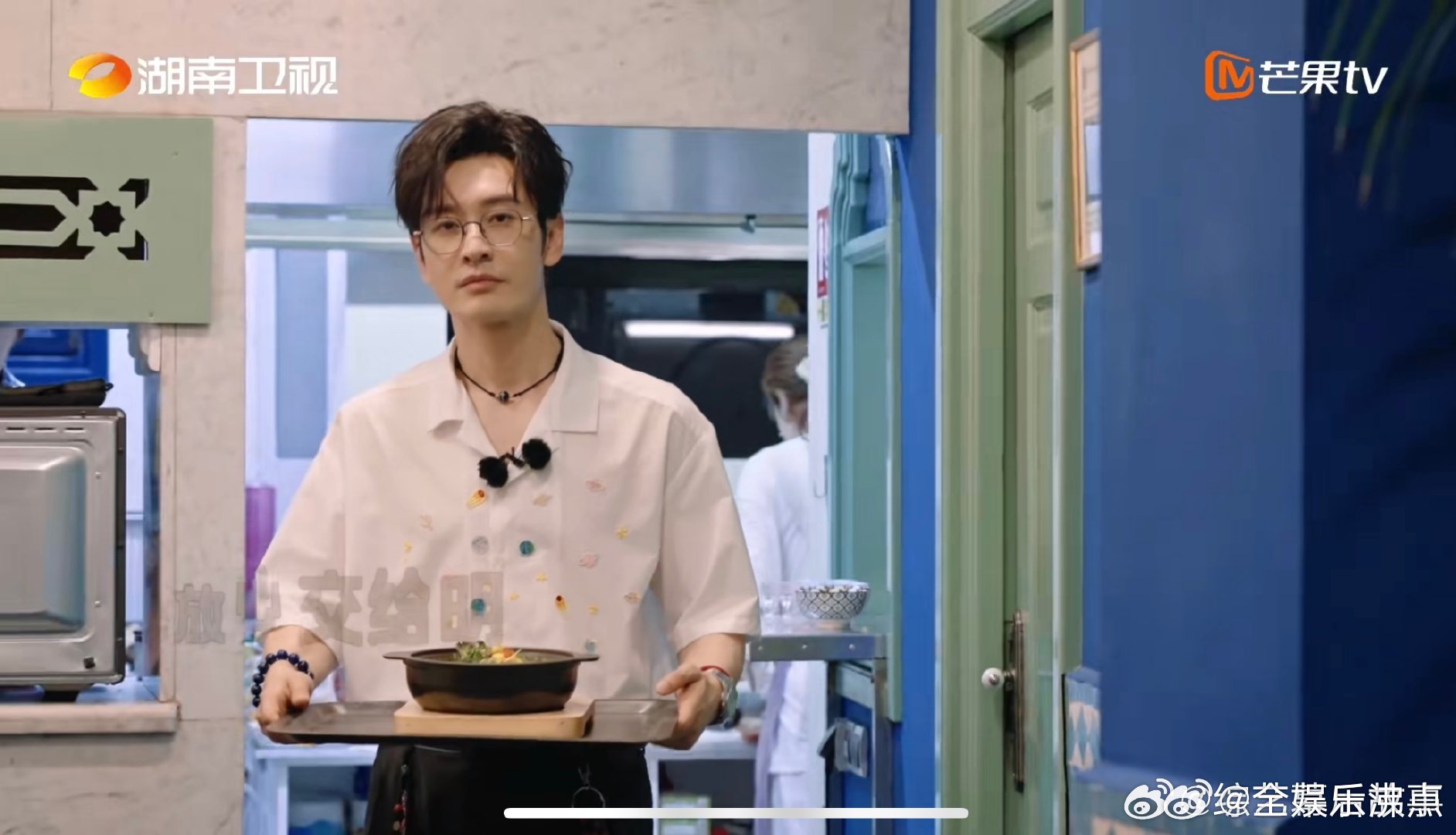 黄晓明高能量店长的一天 高能量的领导是谁在拥有中餐厅晓明哥的一天是按“倍速”播放