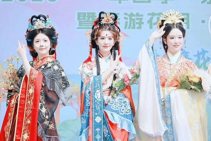 3月28日上午，2026“一年四季·泉在济南”主题活动推介暨春游花朝·2026济