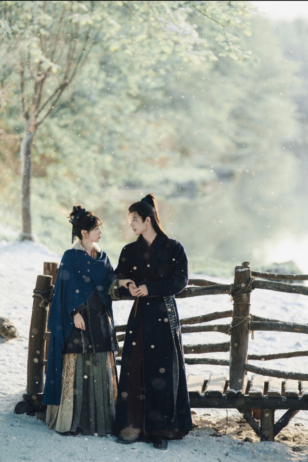 逐玉逐玉逐玉网友真实口碑 《逐玉》刚开播，豆瓣评论区就呈现明显两极分化，虽然有观