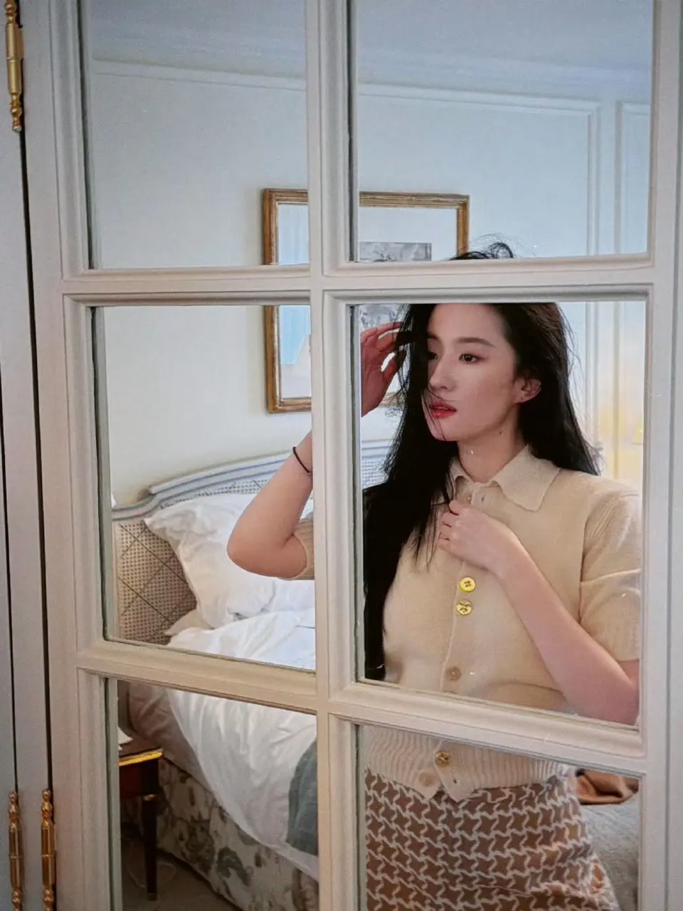 刘亦菲ig更新 lv看秀日常。