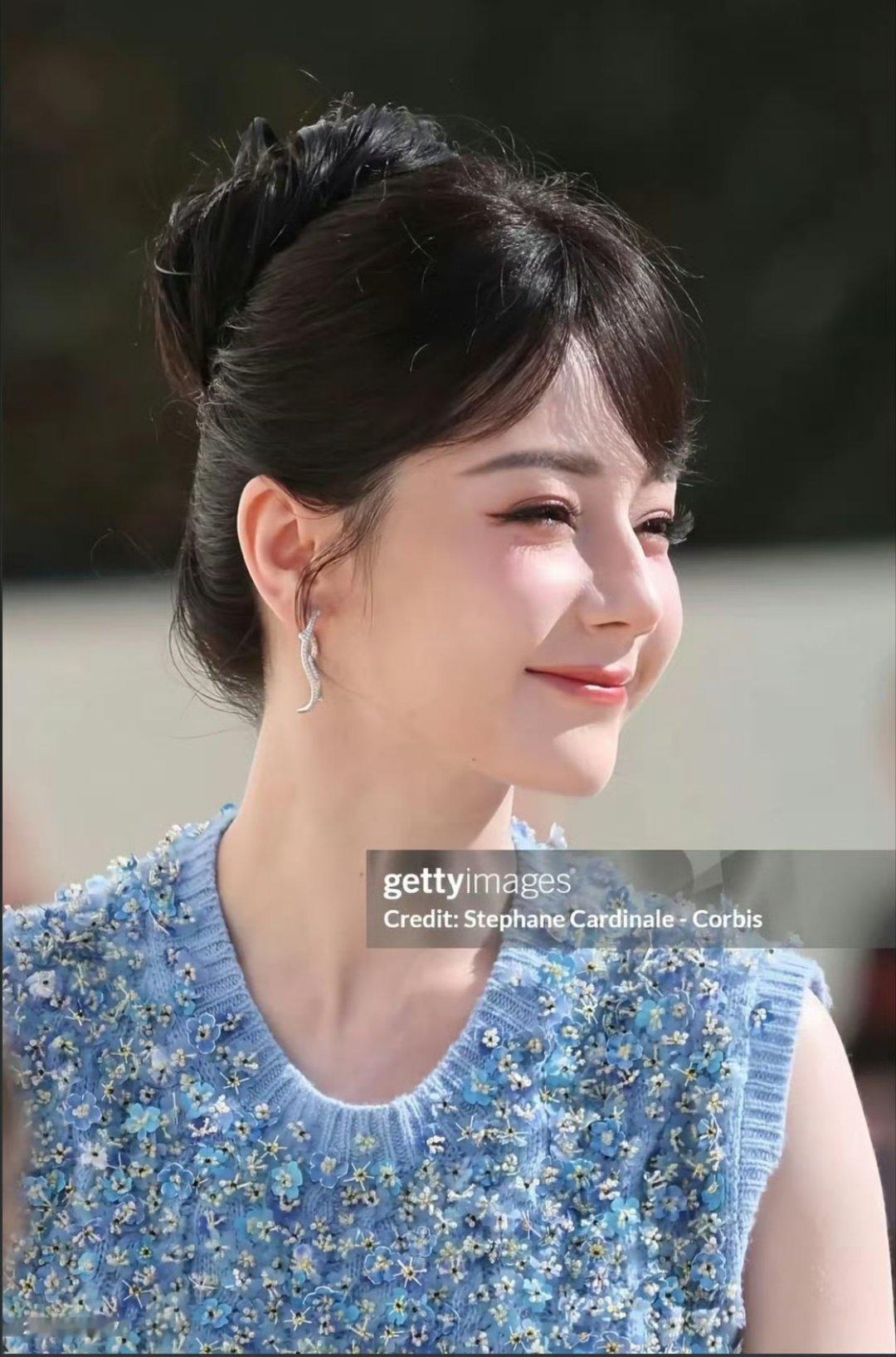 Angelababy 迪丽热巴 白鹿三位跑男常驻女嘉宾，你认为谁的生图秒了！ 