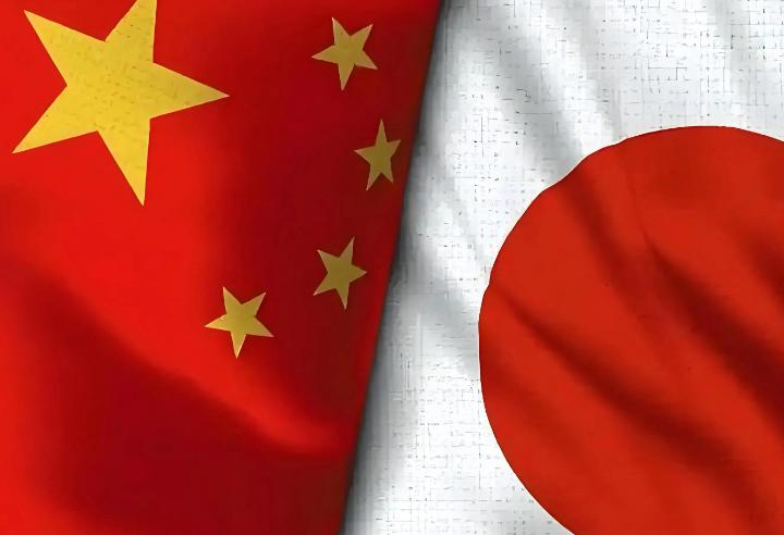 据说俄罗斯曾再次发出警告，如果中国现在一直盯着日本，那么中日战争没有开始，中国就