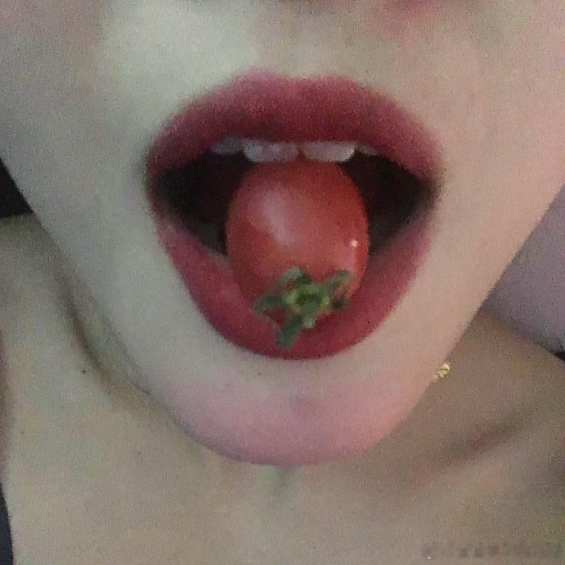 宝宝你像一颗小番茄🍅 