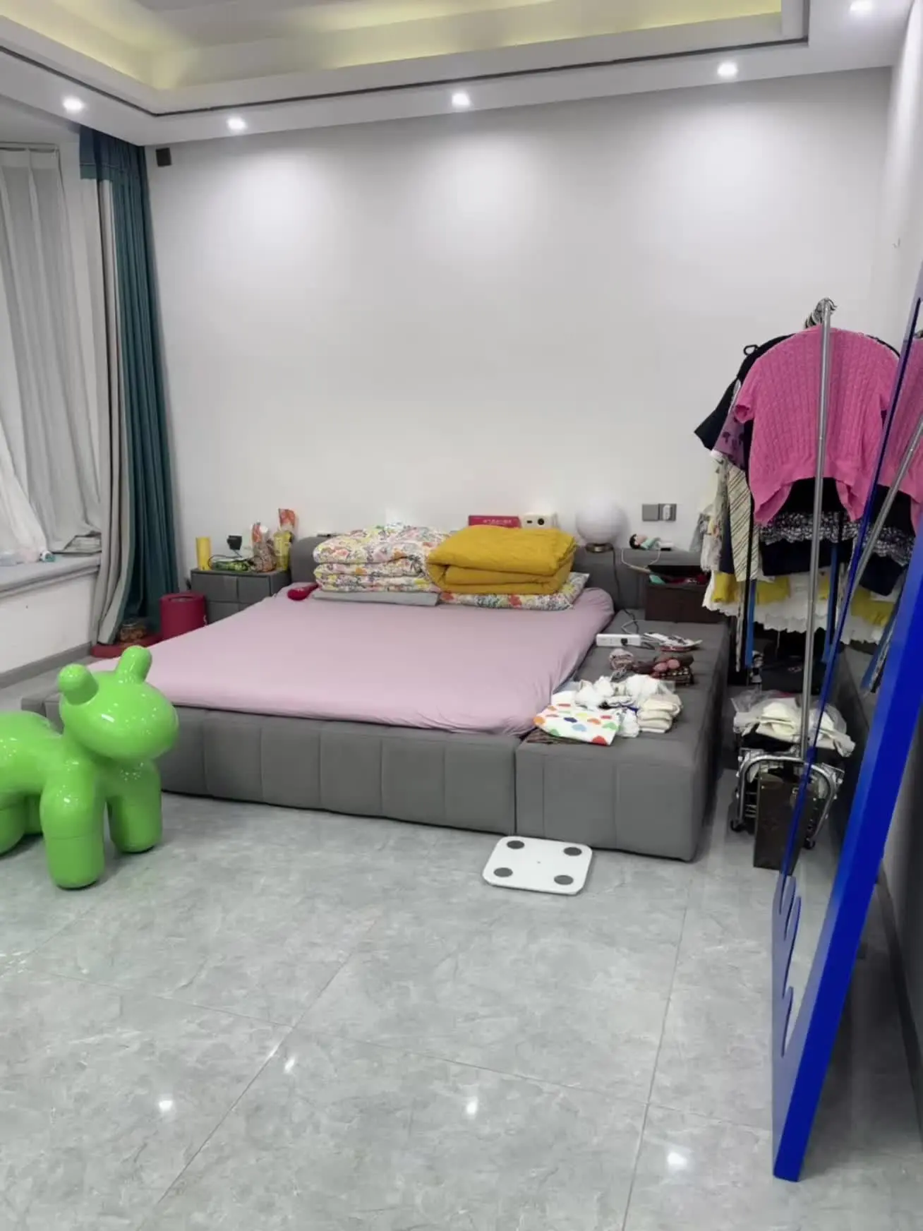 出去玩了几天，回到家这种归属感 所有的东西都被收拾得很好 有家如此，夫...