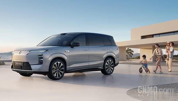 今晚两款家用 SUV 上新 19:30 腾势 N8L 闪充版｜大六座，430km