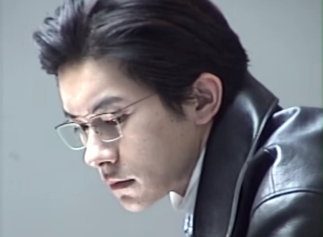 背头+皮衣 我原地跪下易烊千玺anotherman周年刊封面 易烊千玺杂志