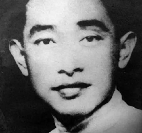 1928年，共产党员梅大栋被捕，敌人为了羞辱他，故意把他和偷牛贼关在一起，谁知偷