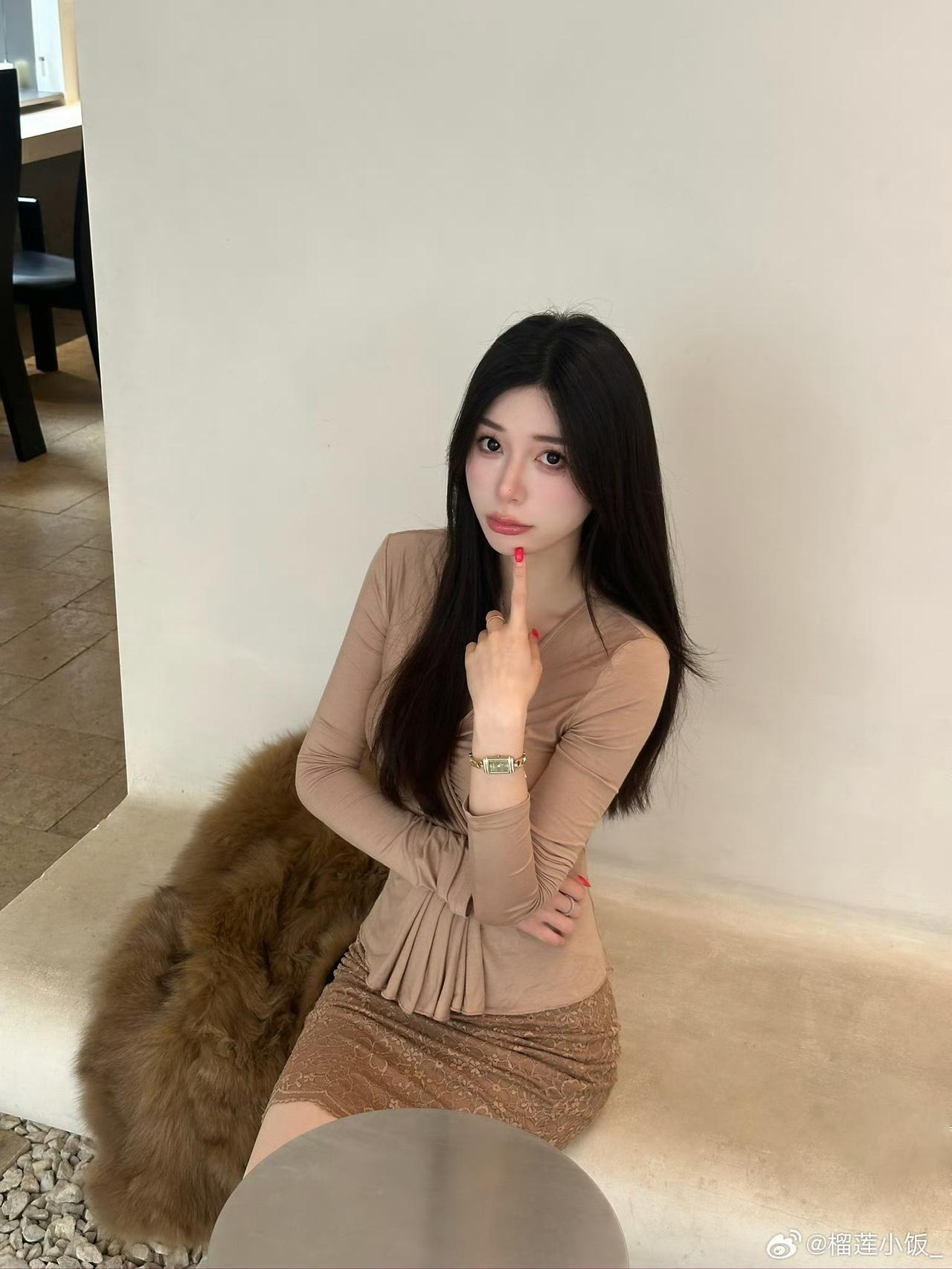 是让人移不开眼的姐姐风没错了
OOTD今天穿什么 ​​​