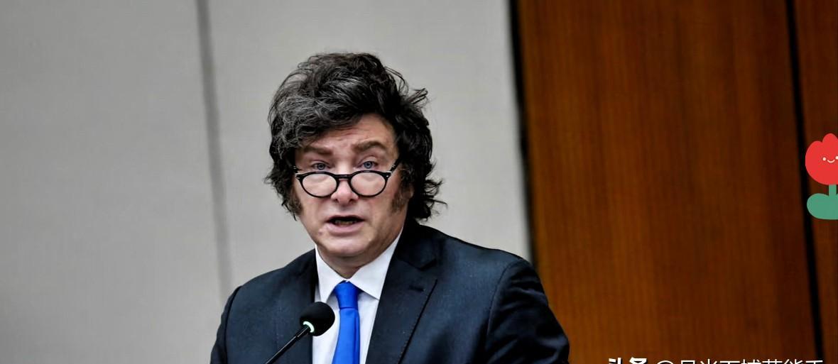 阿根廷不收大豆税了，不是救经济，是拿大豆换命。
外汇只剩60亿，比索黑市快破10