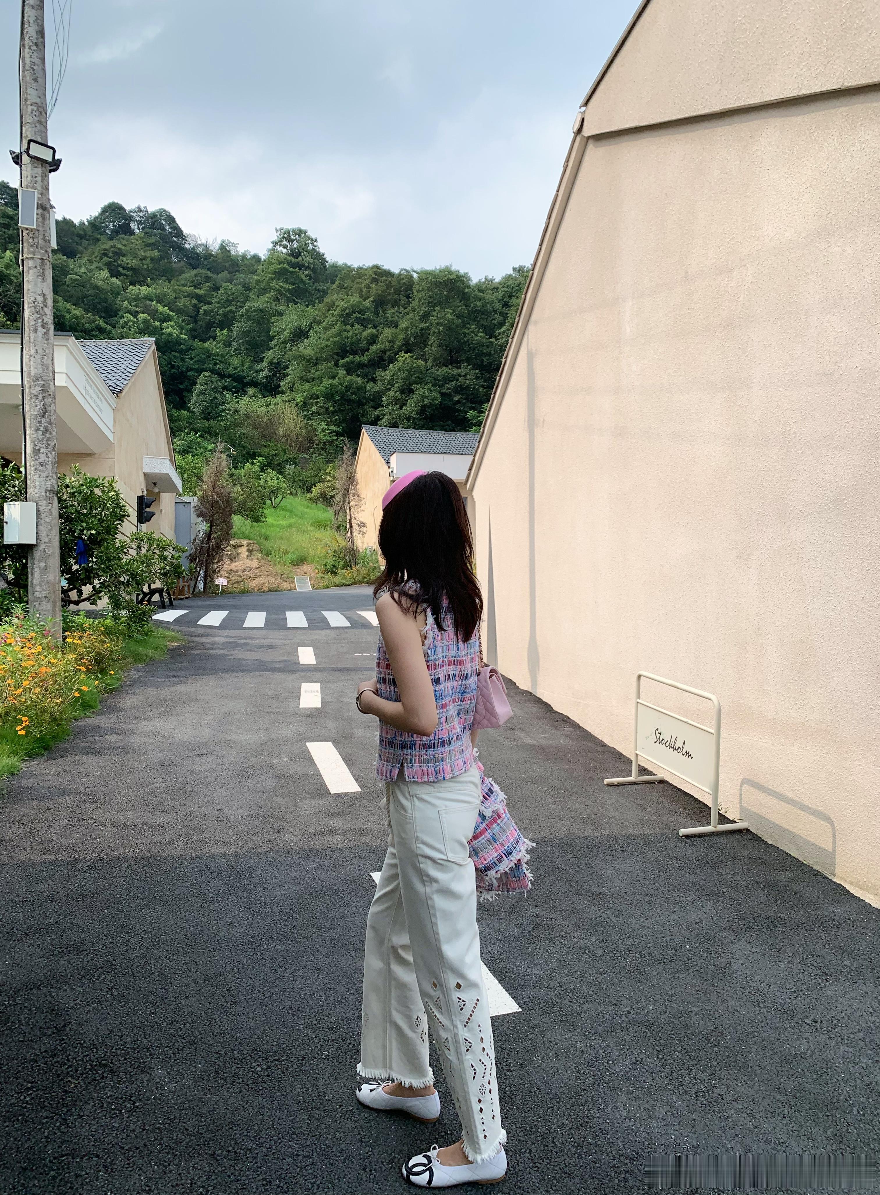 同款马甲一样的定制纱线从开发到出货也是耗时三个月这个彩宝配色真的非常多巴胺又时髦