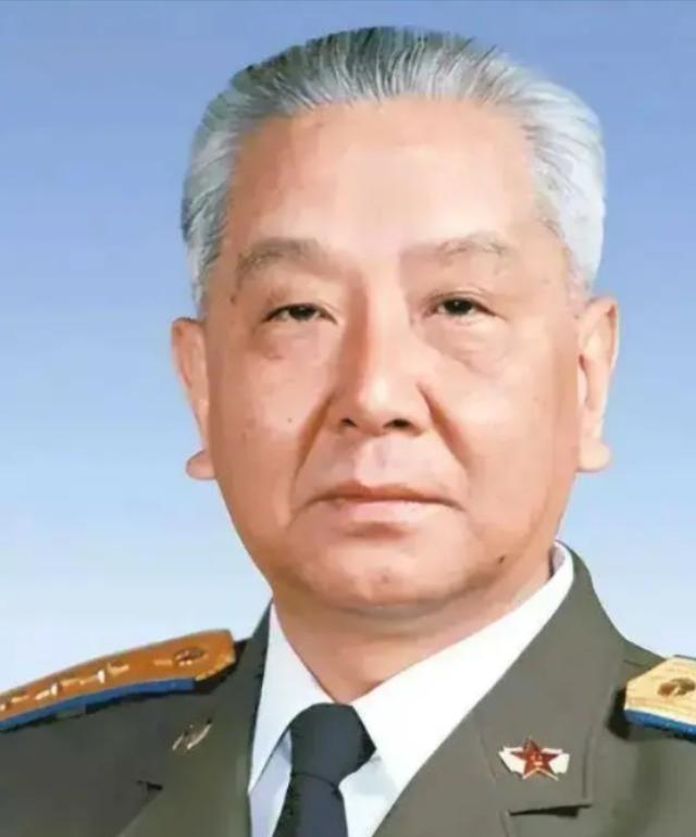 1971年，“913事件”后，空军司令部乱成一锅粥，一个空军司令在会议上吵吵闹闹