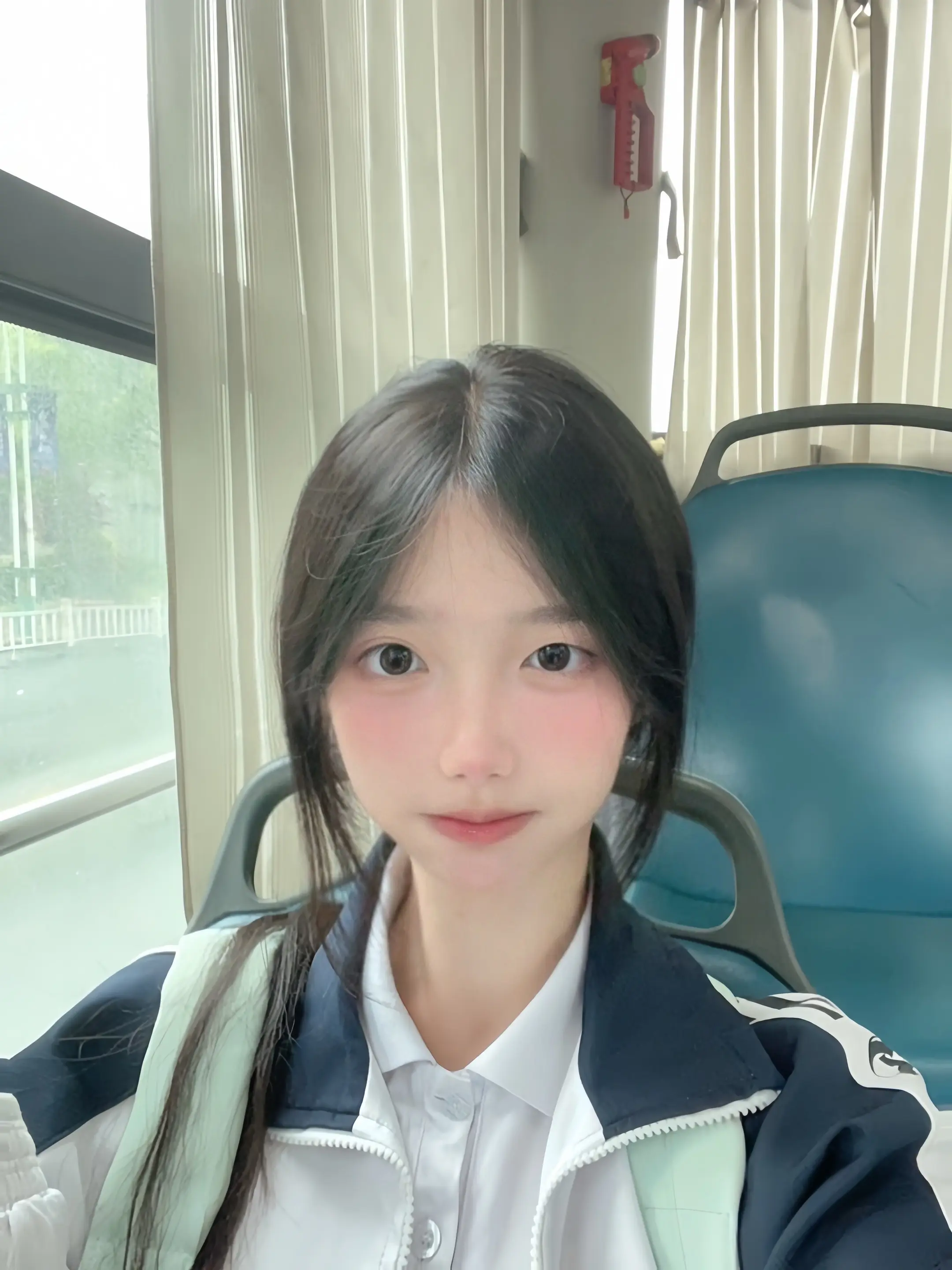 你再聪明点 就会知道我同你彻夜长谈和说说笑笑都是在转着弯说爱你