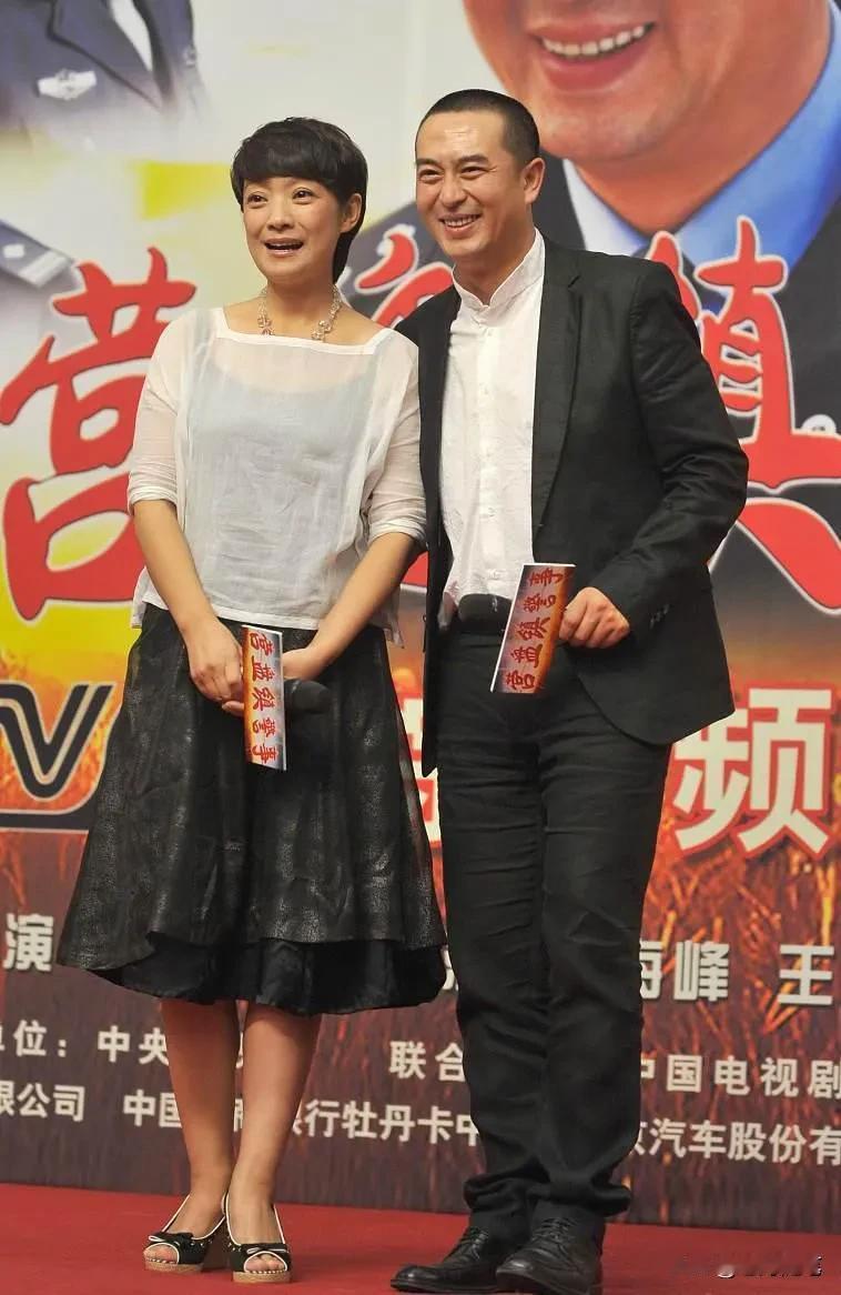 演员张嘉译说：2000年，我只身来到北京，当起了“北漂”，那会儿条件还不行，还得