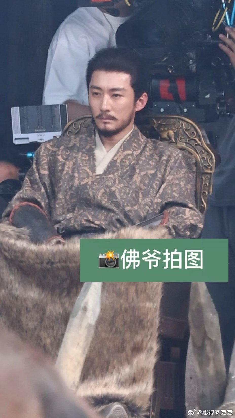 刘学义《江山大同》出路透了，妆造看起来还挺霸气！ 