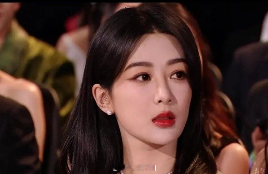 杨紫小夭是不是剧粉真金白银氪金氪到的腾讯视频女演员角色断层第一？ 